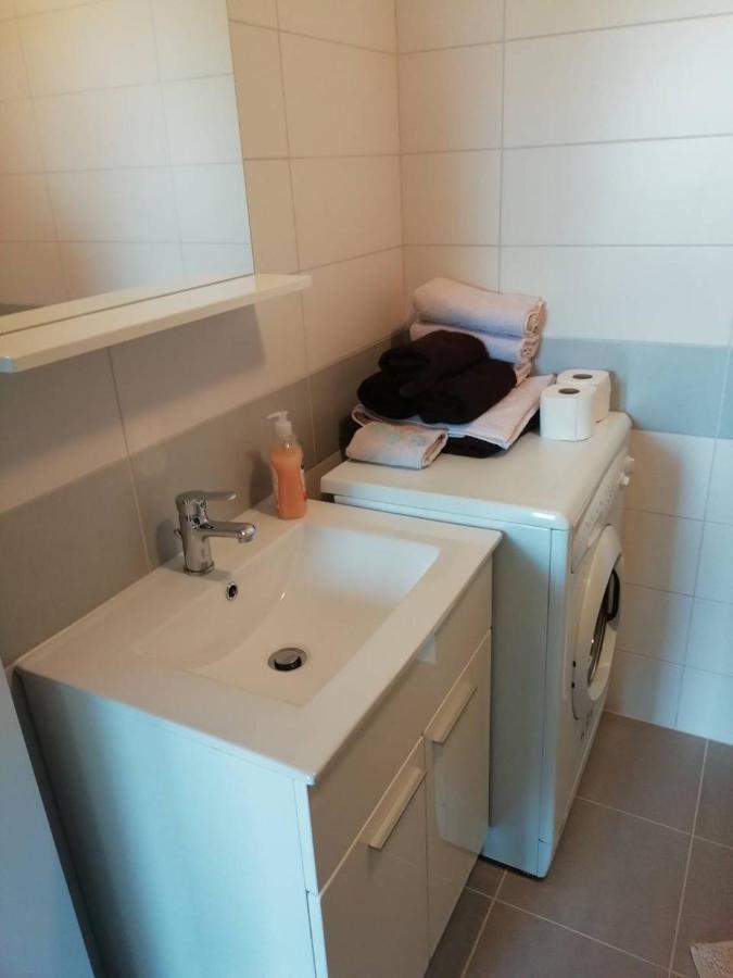 Deni09 Διαμέρισμα Pomer Εξωτερικό φωτογραφία