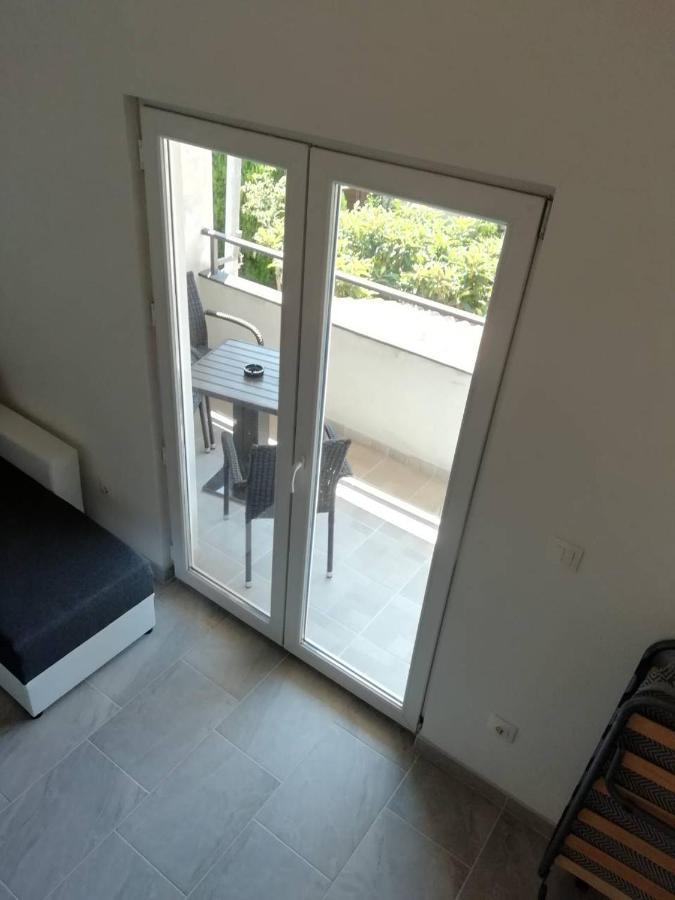 Deni09 Διαμέρισμα Pomer Εξωτερικό φωτογραφία